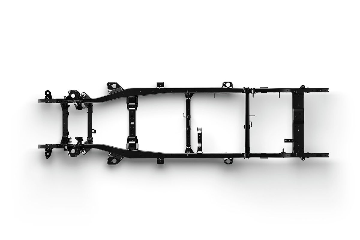 新開発のラダーフレームは従来型から大幅に剛性が高められた一方、重量増は最小限に抑えられた