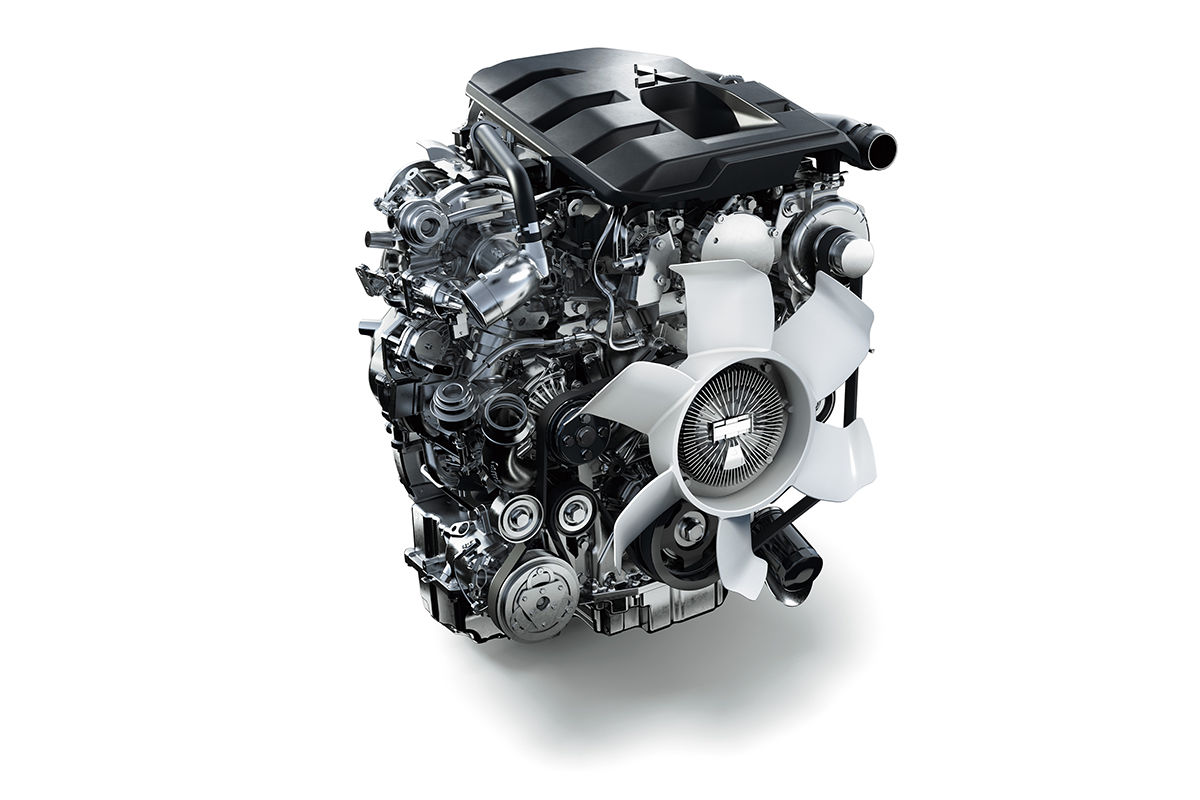 新開発4N16型クリーンディーゼルエンジンの最高出力は150kW（約203ps）。約1,500rpmからフラットに発生する470 N･mの最大トルクによって、実用域での応答性に優れたトルクフルな走行が可能に