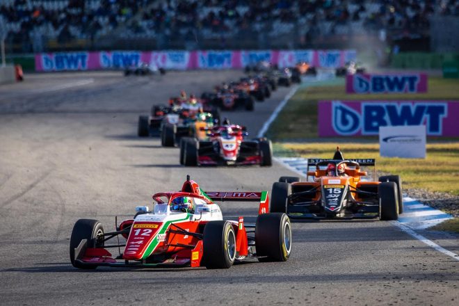 2023年のフォーミュラ・リージョナル・ヨーロッパのチャンピオンを獲得したアンドレア・キミ・アントネッリ