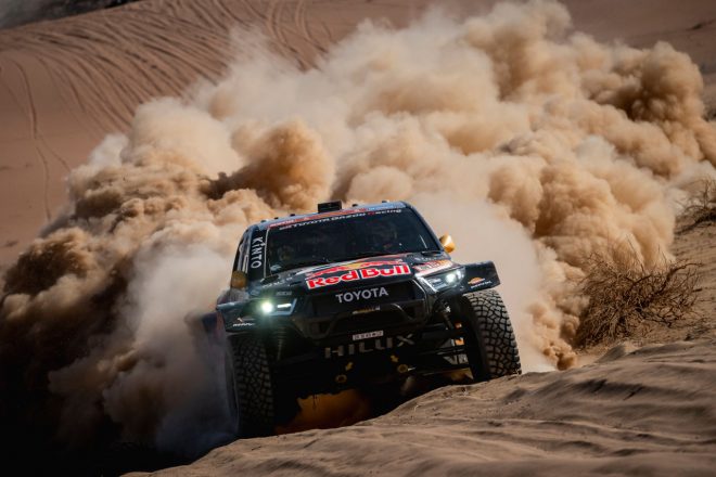 ダカールラリーを皮切りに世界ラリーレイド選手権を戦っていくルーカス・モラエス／アルマンド・モンレオン組のトヨタGRダカールハイラックス・エボT1U