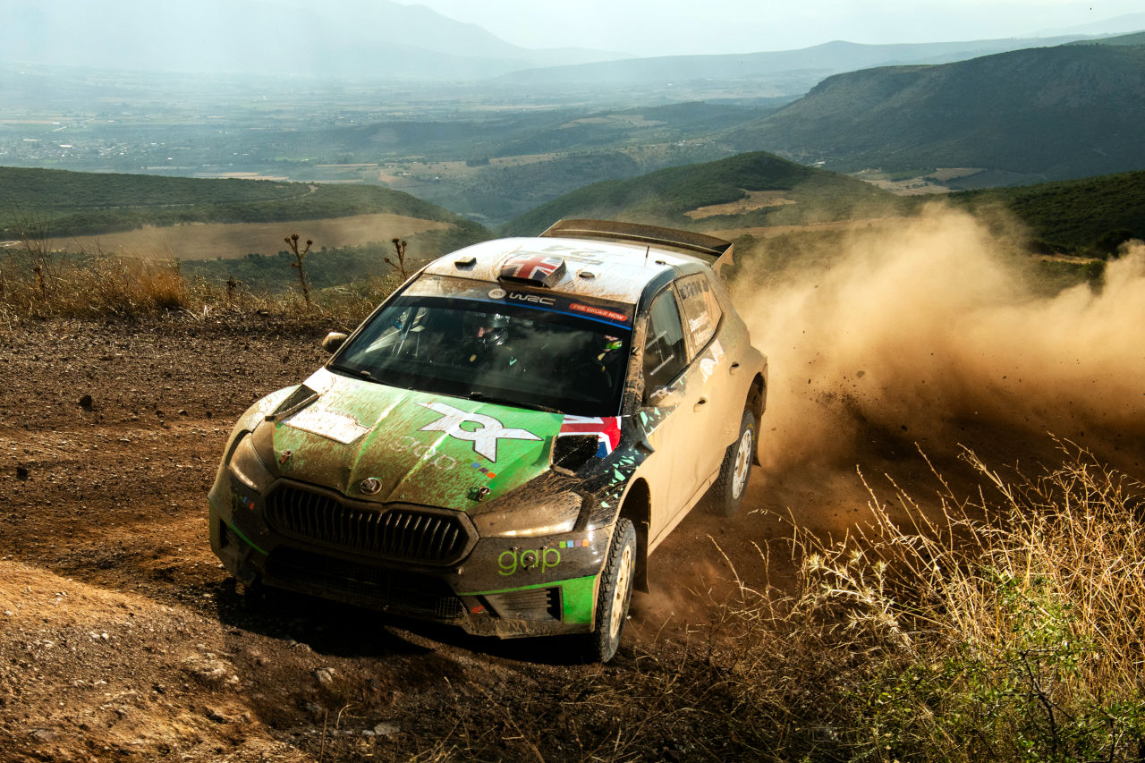 ガス・グリーンスミス／ヨナス・アンダーソン組のシュコダ・ファビアRSラリー2（トクスポーツWRT）