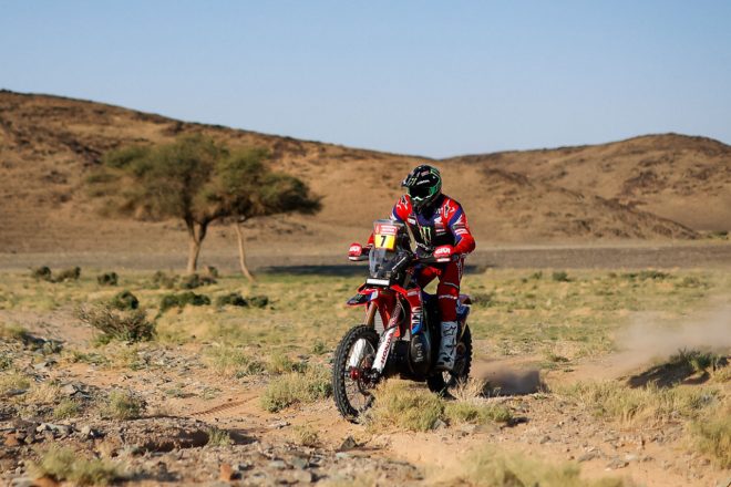 速度超過のタイムペナルティでステージウインを逃したパブロ・キンタニラ（ホンダCRF 450ラリー）　ダカールラリー2024
