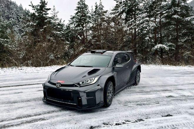 フレンチアルプスでテストを行うトヨタGRヤリス・ラリー2のデモカー