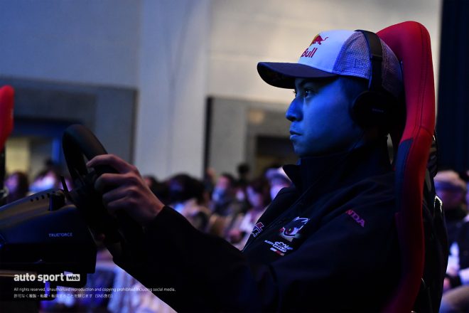 『auto sport CUP @ TOKYO AUTO SALON 2024 by グランツーリスモ7』に出演した岩佐歩夢