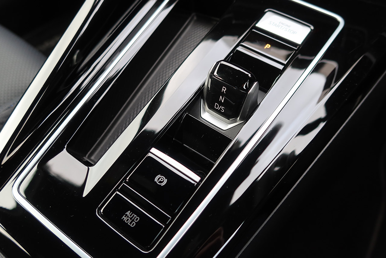 トランスミッションは7速DSGのみの設定。