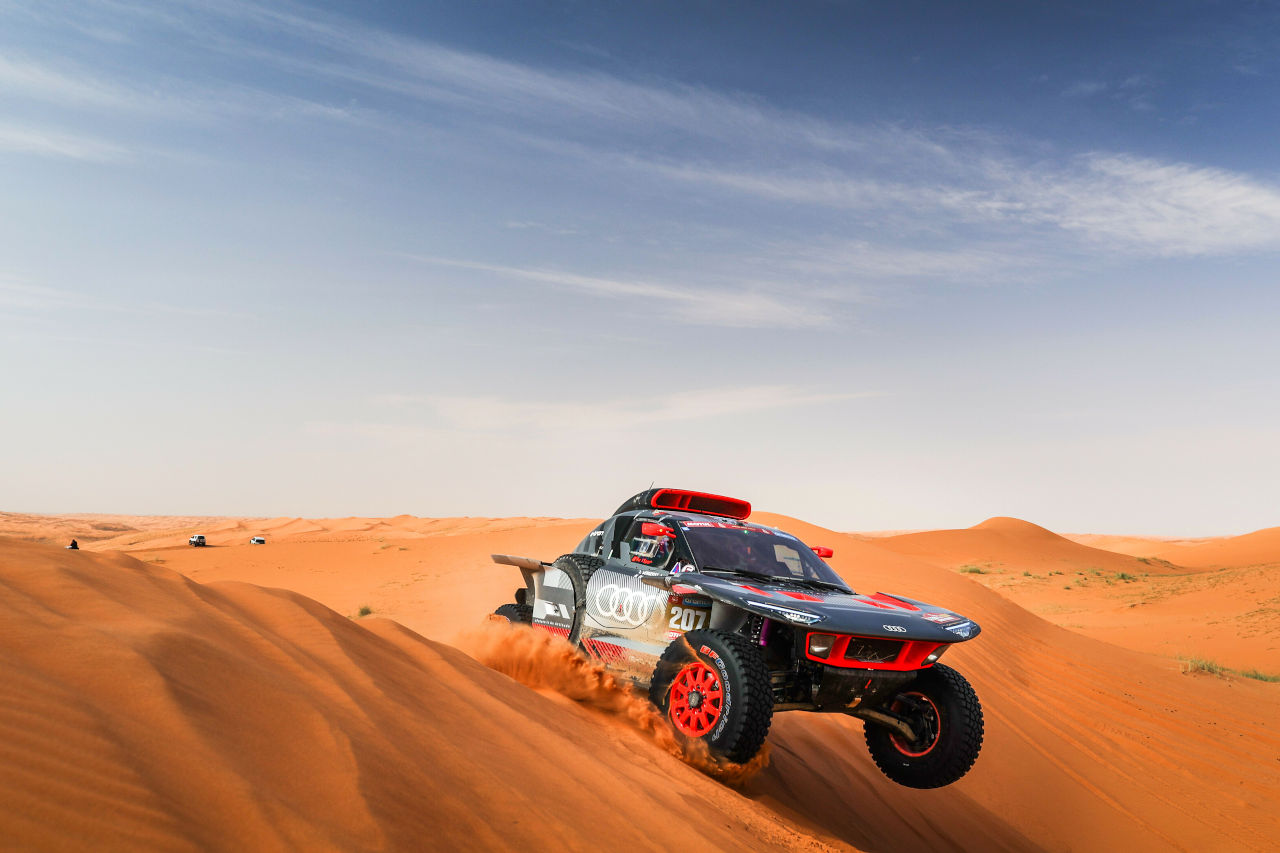 ステージ8を制したマティアス・エクストローム／エミール・ベリークビスト組（アウディRS Q e-tron E2）　ダカールラリー2024