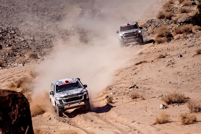 クラスワンツーを達成したチームランドクルーザー・トヨタオートボデーのトヨタ・ランドクルーザー・GRスポーツ　ダカールラリー2024