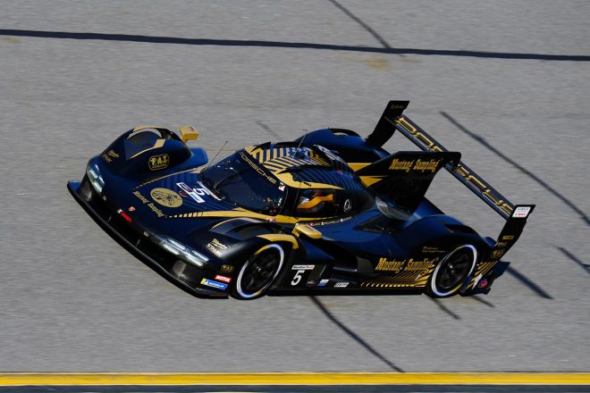 プロトン・コンペティションの5号車ポルシェ963