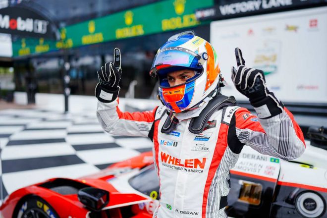 2024年デイトナ24時間レースの総合ポールポジションを獲得したアクション・エクスプレス・レーシングのピポ・デラーニ