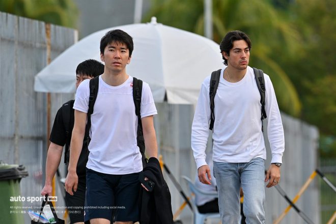 2024スーパーGTセパンテスト　サーキット入りする笹原右京とジュリアーノ・アレジ