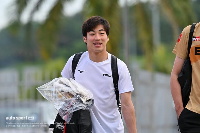 2024スーパーGTセパンテスト　サーキット入りする福住仁嶺