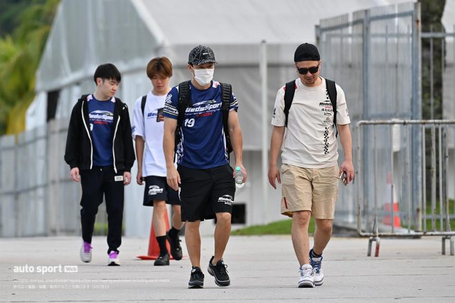 2024スーパーGTセパンテスト　サーキット入りするTGR TEAM WedsSport BANDOHのメンバー