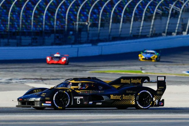 プロトン・コンペティションの5号車ポルシェ963