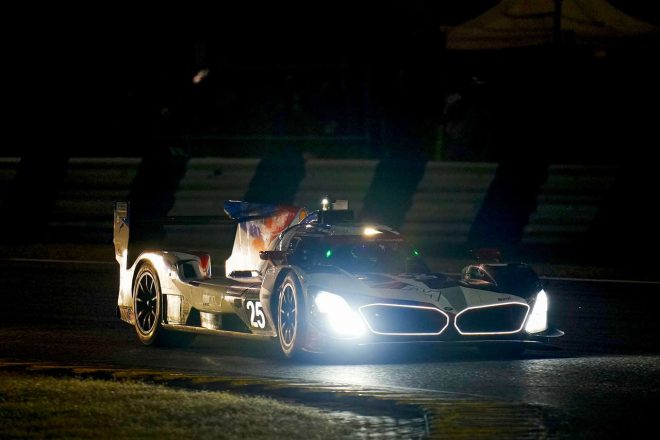 BMW Mチーム RLLの25号車BMW Mハイブリッド V8