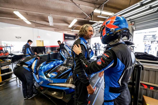 レース途中にトラブルにより大規模な修復を行い、最終的にはリタイアとなった10号車アキュラARX-06（ウェイン・テイラー・レーシング・ウィズ・アンドレッティ）