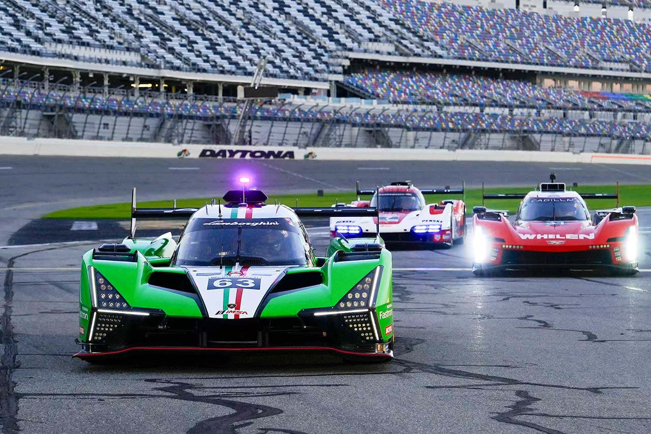 2023年12月、デイトナ・インターナショナル・スピードウェイでIMSAの公認テストに参加したランボルギーニSC63