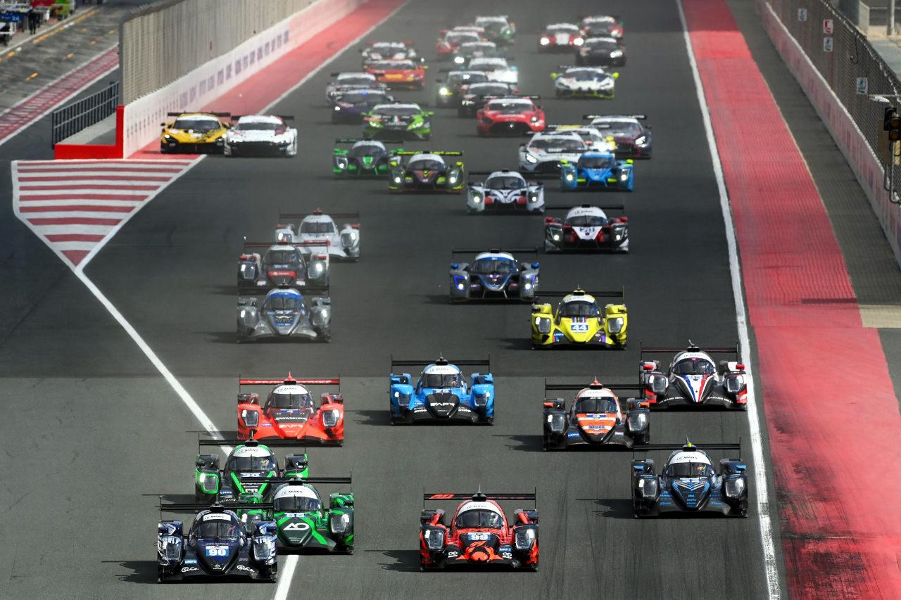 2023-2024年アジアン・ル・マン・シリーズ第3戦ドバイ4時間レースのスタートシーン