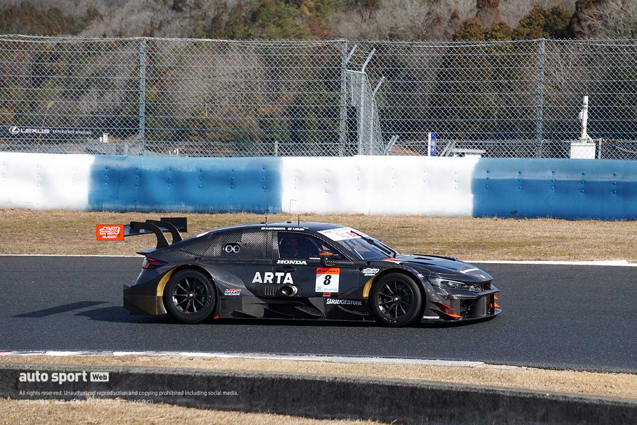 2024スーパーGT岡山メーカーテスト　ARTAの8号車ホンダ・シビック・タイプR-GT