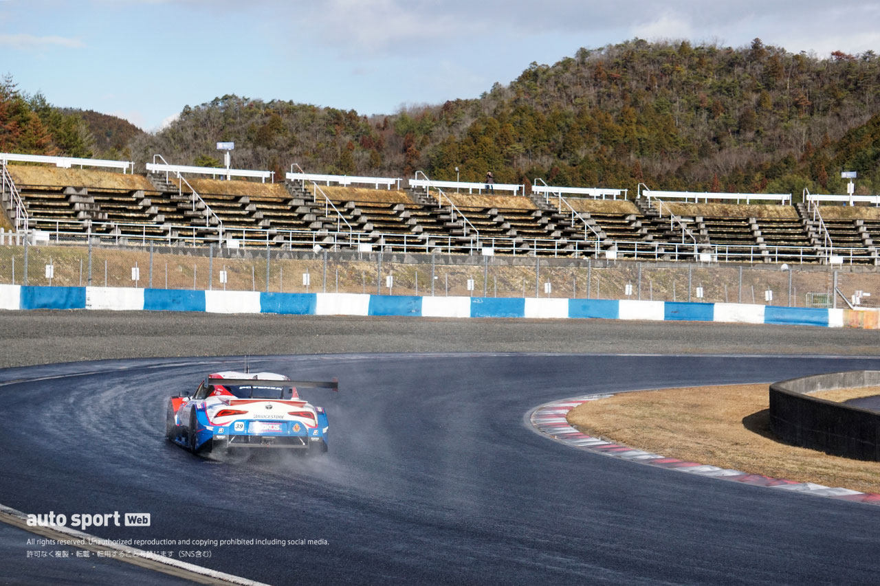 2024スーパーGT岡山メーカーテスト　TGR TEAM SARDの39号車トヨタGRスープラ