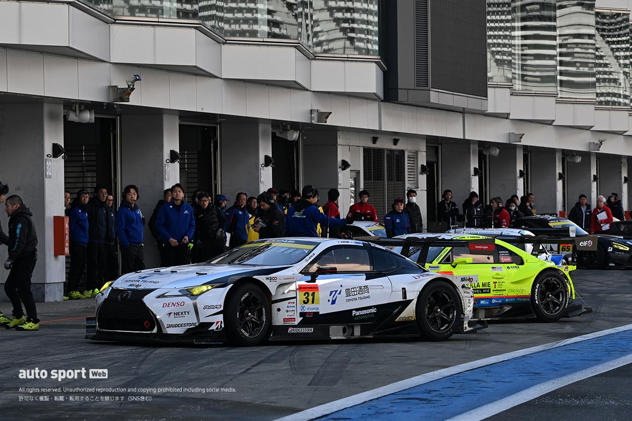 2024GTE特別スポーツ走行　aprの31号車LC500h GT、30号車GR86 GT