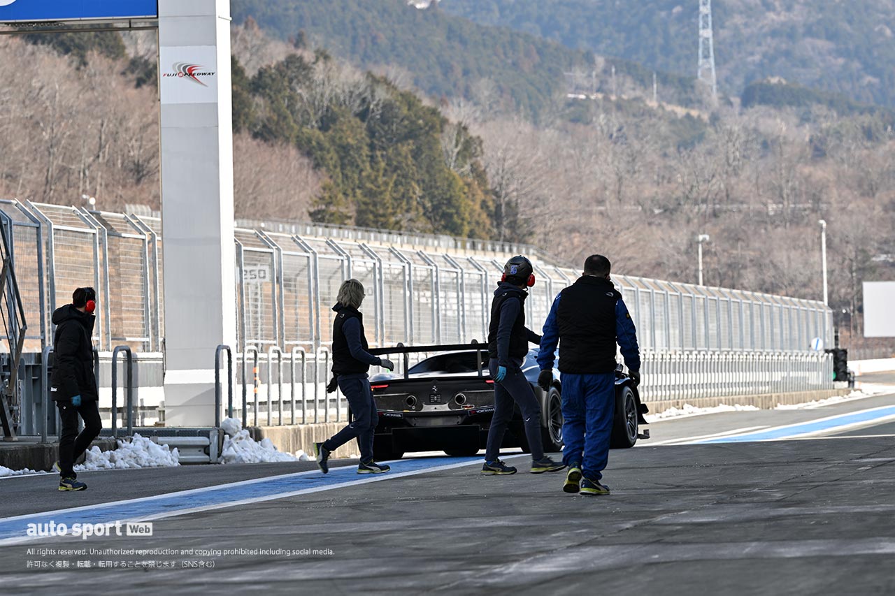 2024GTE特別スポーツ走行　Team LeMansのフェラーリ296 GT3が一時ピットレーンでストップするシーンも