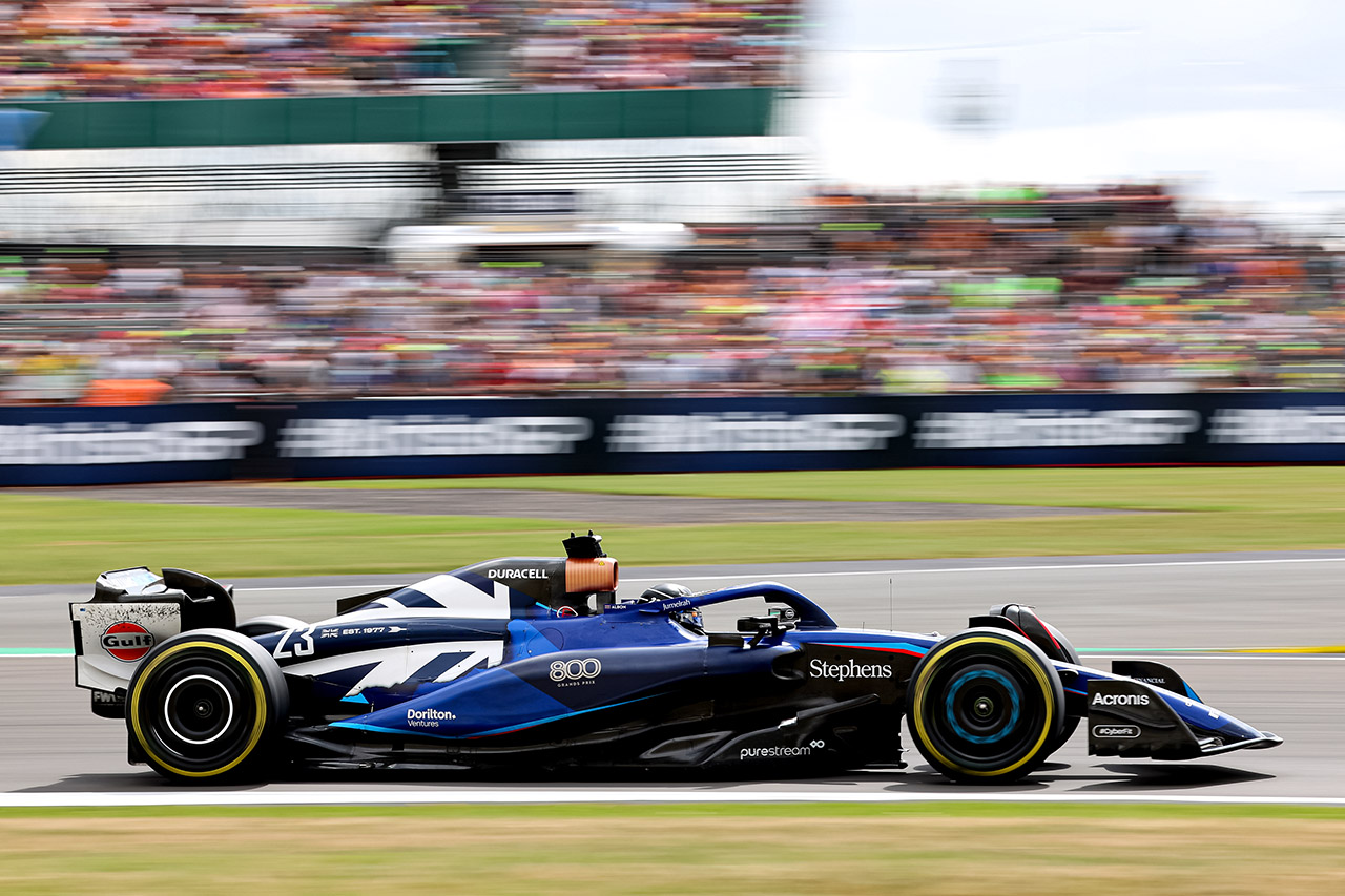 グランプリ800戦記念のF1イギリスGP用カラーが施されたウイリアムズFW45