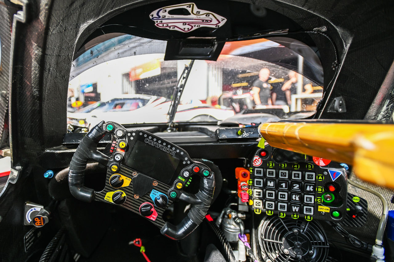 オレカ07・ギブソンのコクピット（AFコルセ83号車）　2023-24AsLMS第4-5戦アブダビ4時間