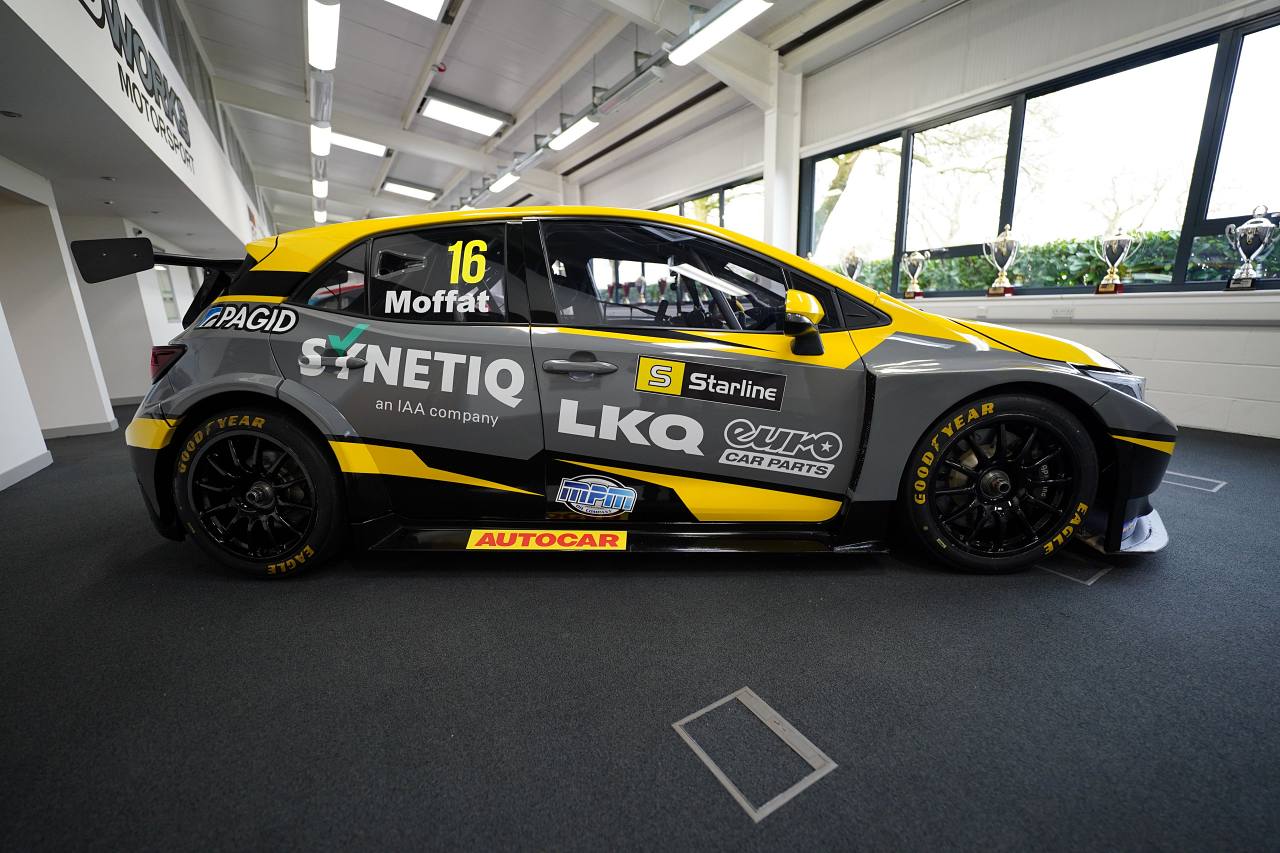 今回のアナウンスに合わせ、レンダリングのみだった車両も本戦仕様リバリーの実車がお披露目された