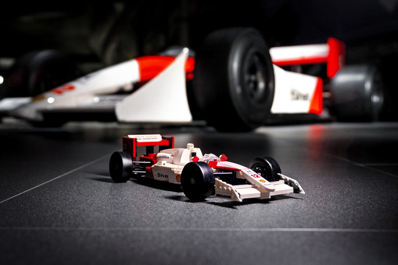 2024年3月1日に発売されるレゴ・アイコン　マクラーレンMP4／4＆アイルトン・セナ