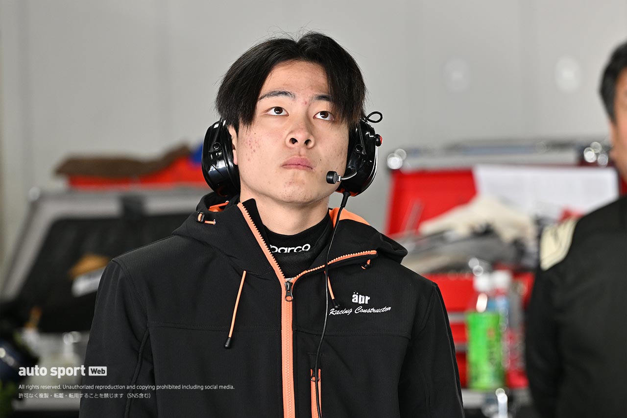 2024年はaprのレクサスLC500h GTをドライブする中村仁