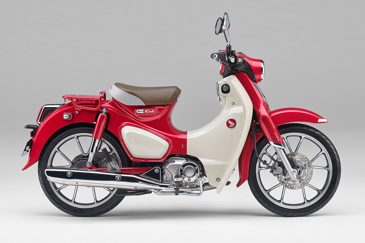 ホンダ・スーパーカブC125（パールネビュラレッド）