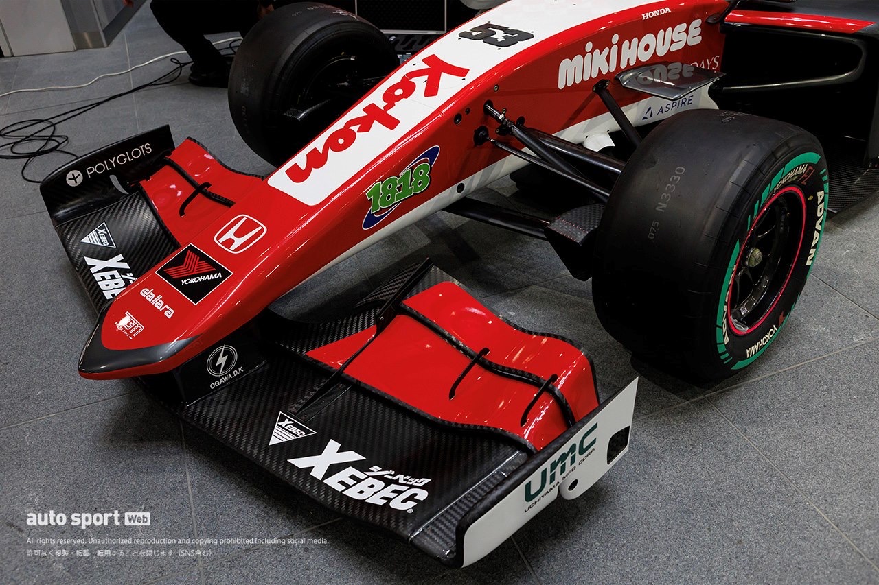 日本大学三軒茶屋キャンパスにて発表された2024年のJujuのマシンカラーリング　フロント