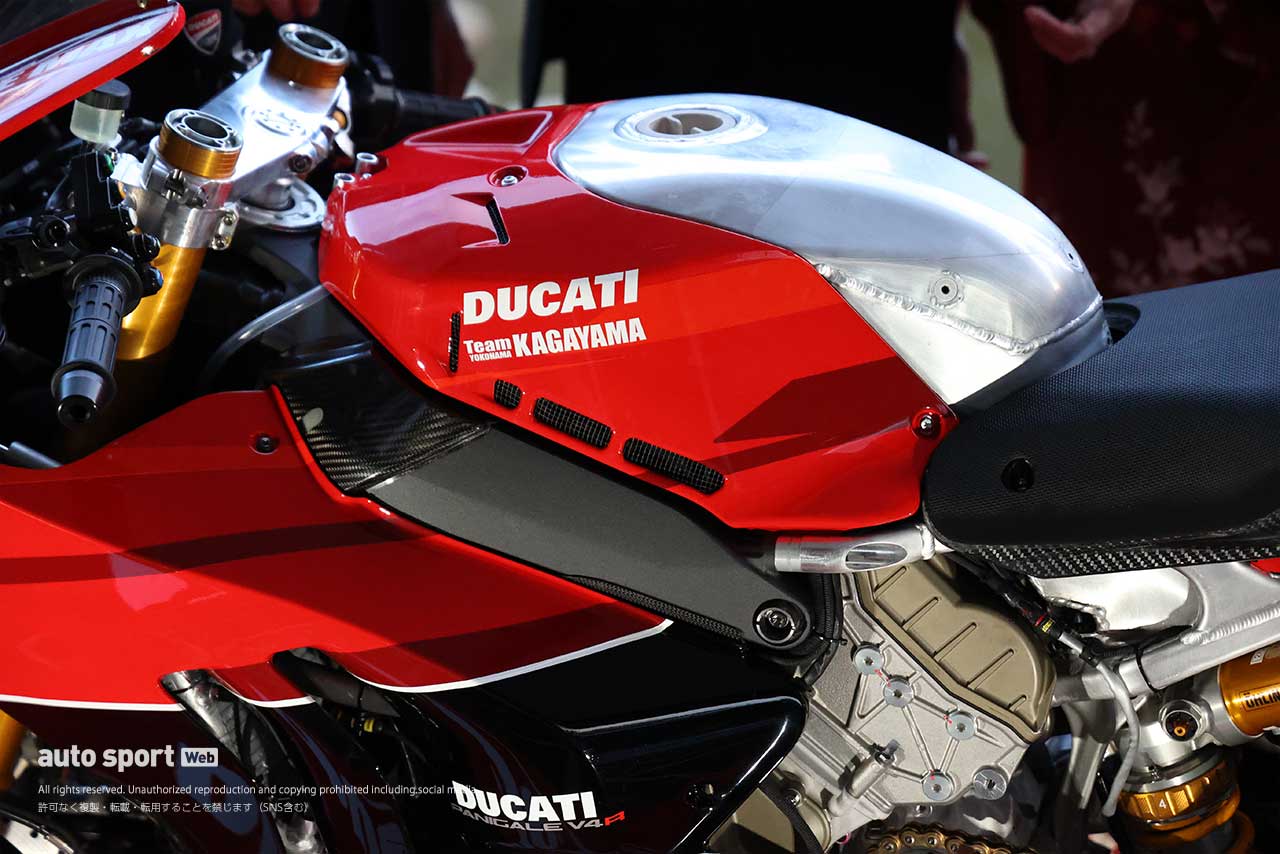 2024全日本ロード：DUCATI Team KAGAYAMAが使用するドゥカティ パニガーレV4 Rファクトリーのタンク