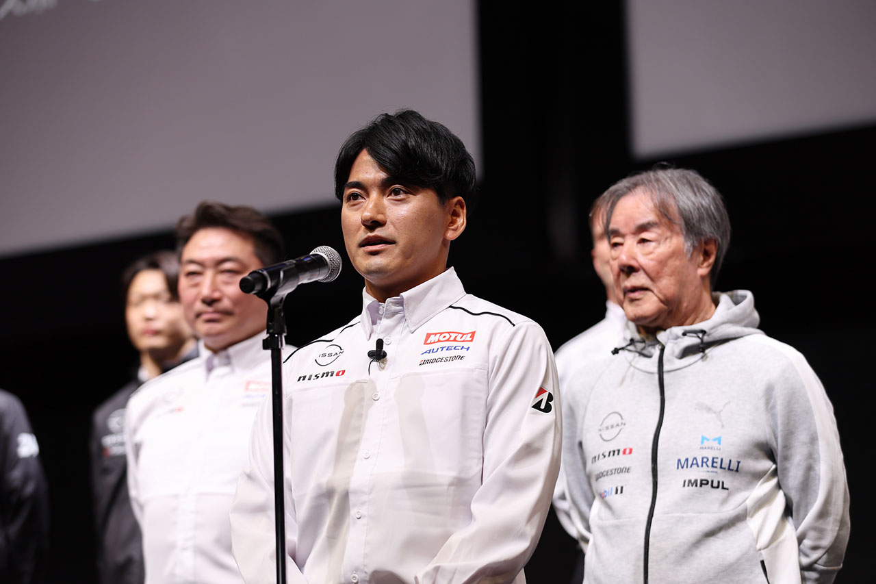 ドライバーを代表して挨拶を行う千代勝正