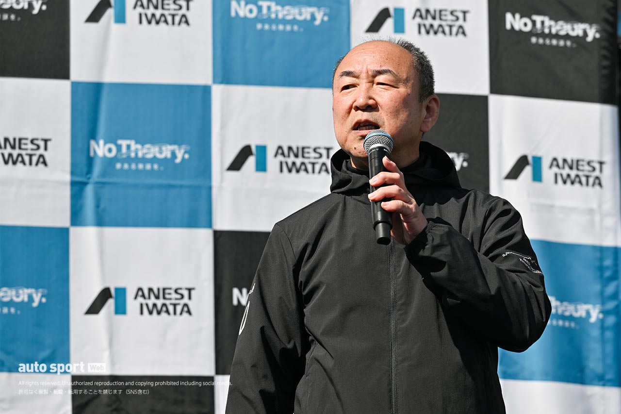 アネスト岩田『BLUE LINK FES.』に登場したANEST IWATA Racing with Arnageの武田克己総監督