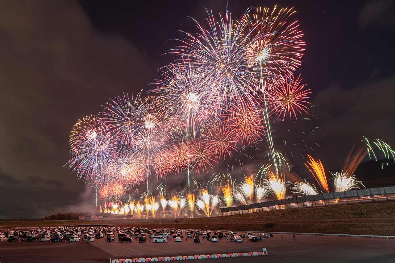 2022年に開催された『FUJI MOTORSPORTS FOREST Fireworks by 富士山花火』の様子