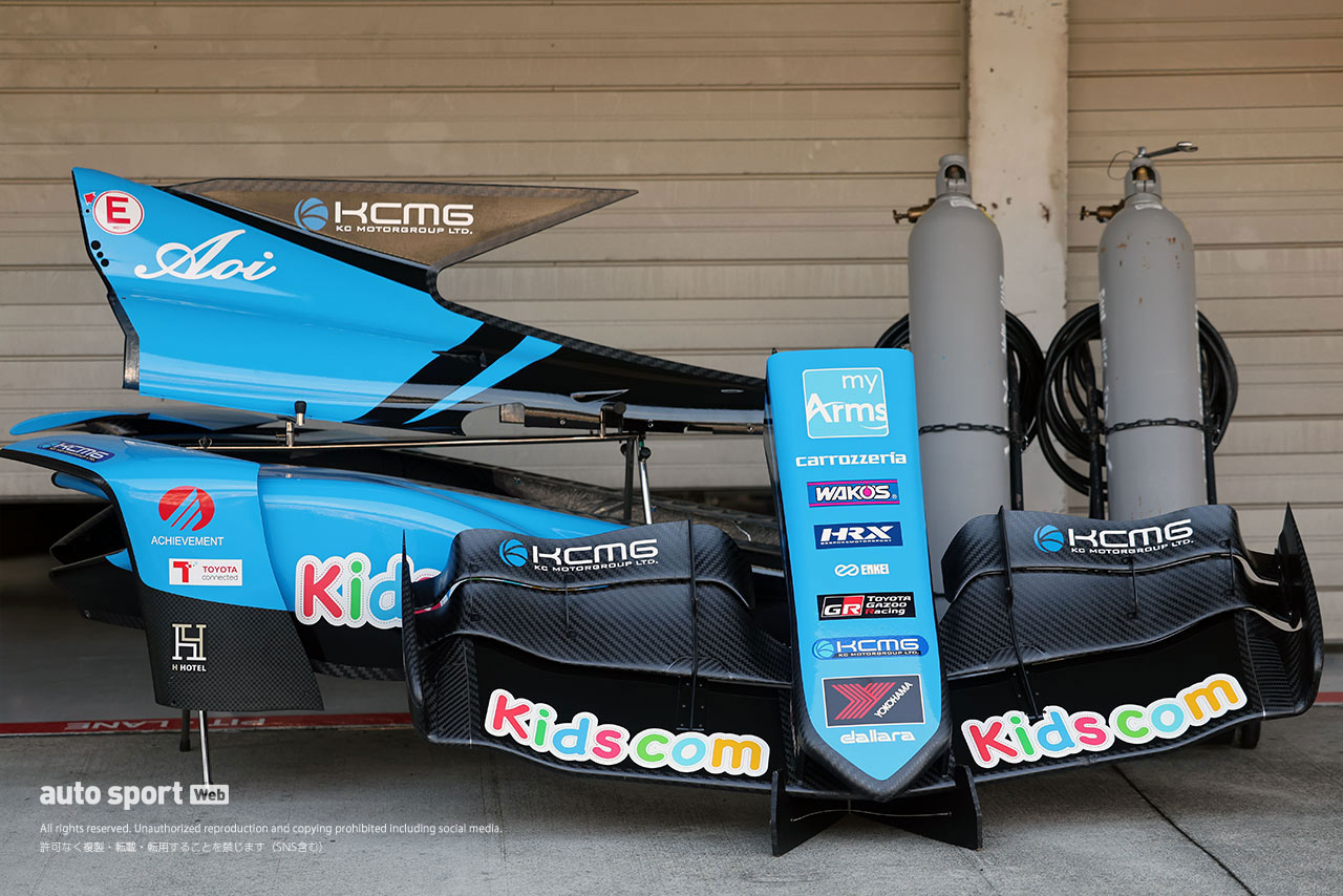 カラーリングが変更されたKids com Team KCMG