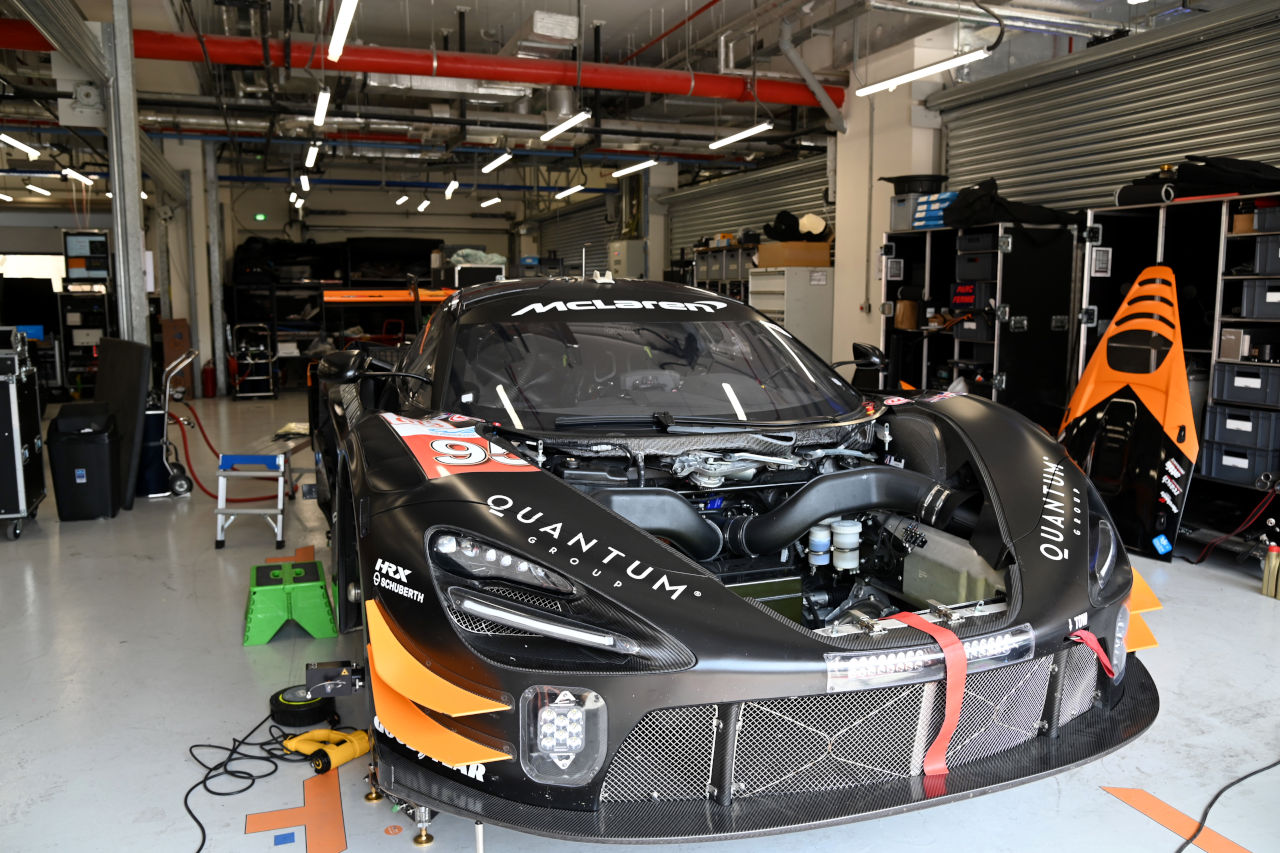 佐藤万璃音がドライブするユナイテッド・オートスポーツの95号車マクラーレン720S GT3エボ。カーナンバーの「95」はマクラーレンF1 GTRの優勝年である1995年に由来する