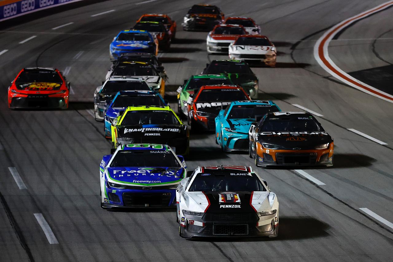 ボトムから勝負を支配した新王者ライアン・ブレイニー(チーム・ペンスキー/フォード・マスタング)だったが、わずかに届かず