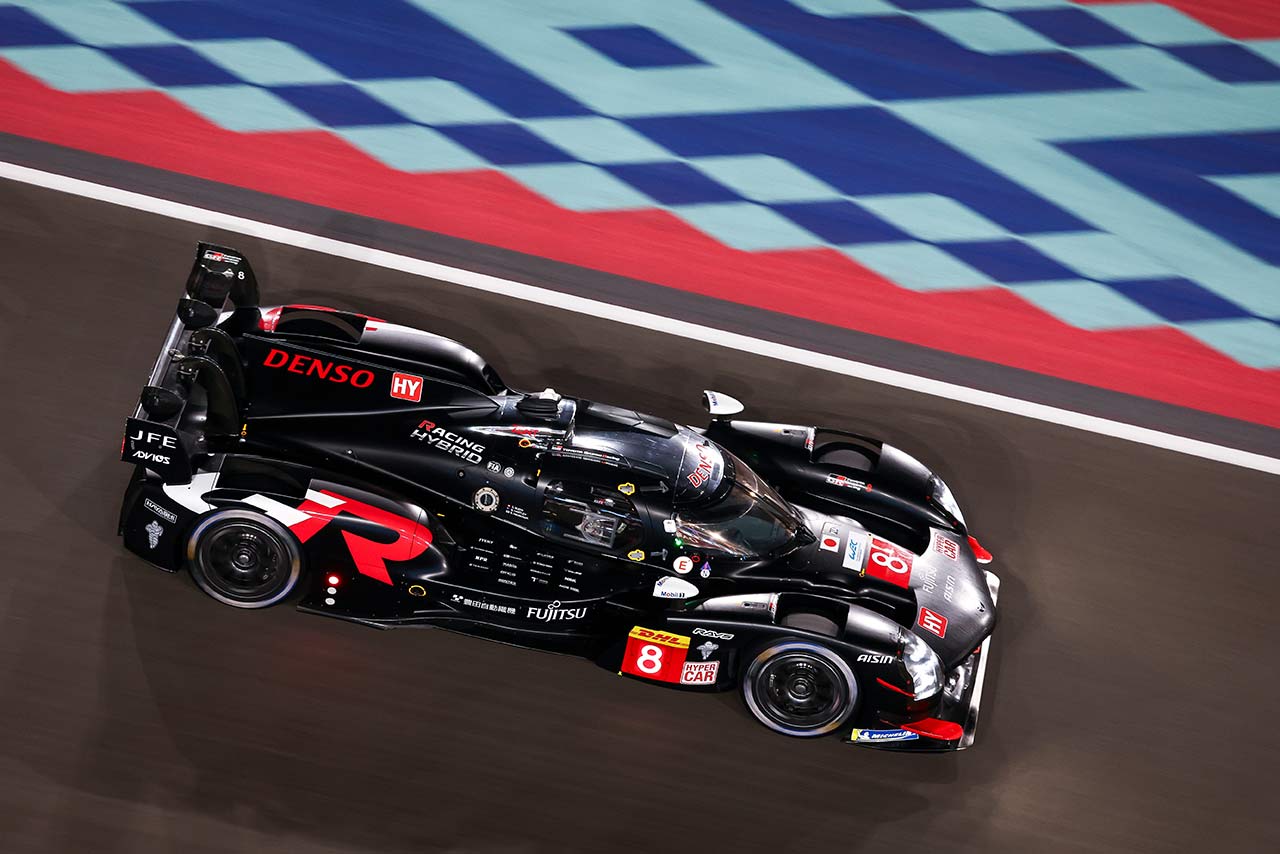 2024年はマットブラックをベースとするカラーリングに改められたトヨタGR010ハイブリッド