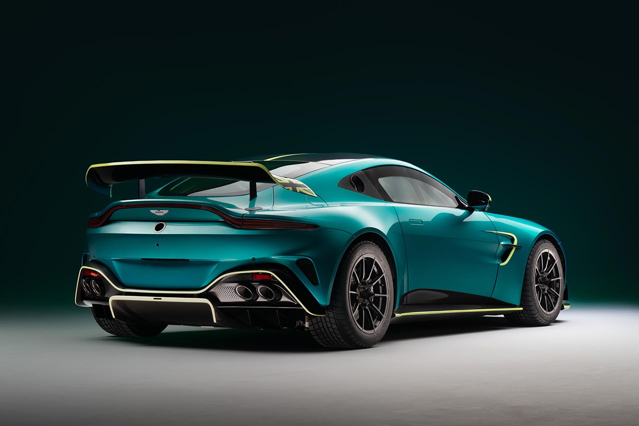 新型アストンマーティン・バンテージGT4