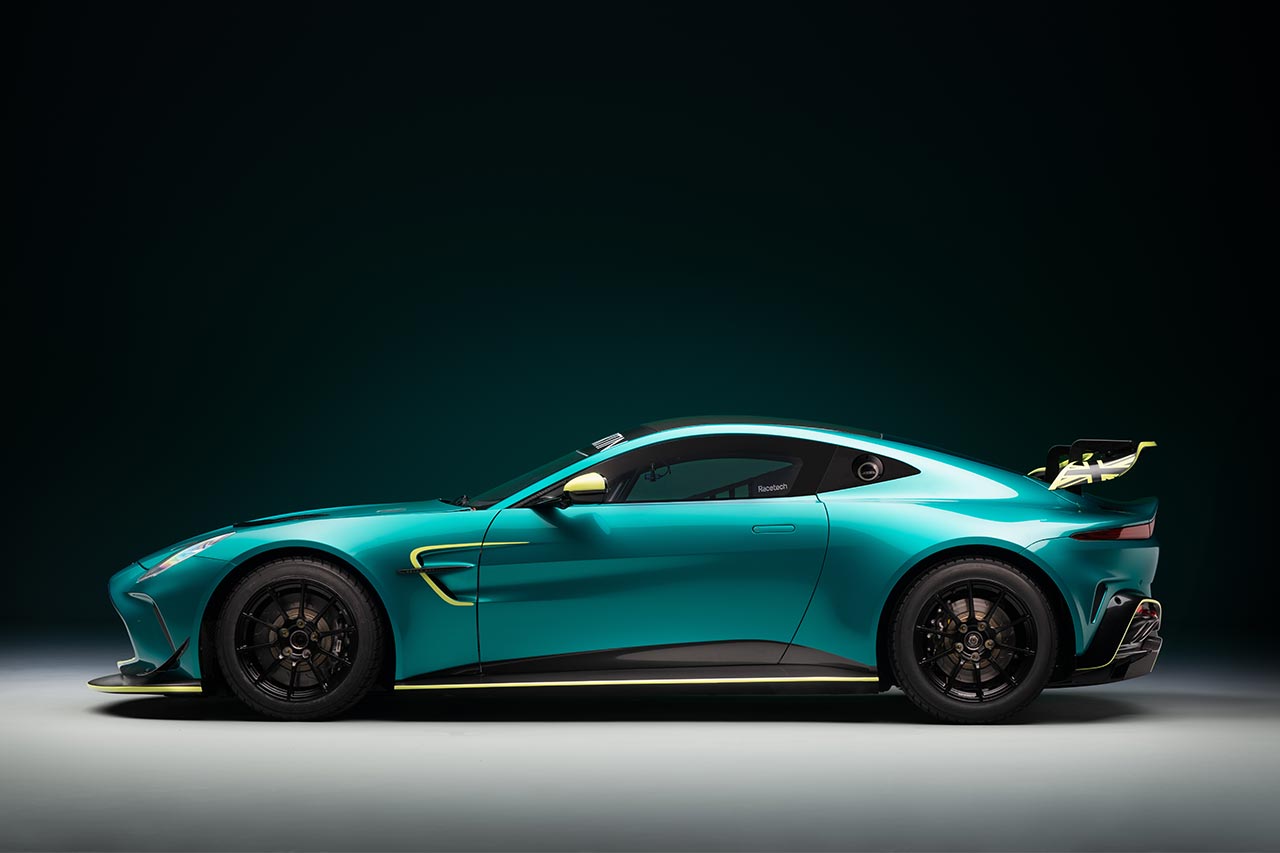 新型アストンマーティン・バンテージGT4