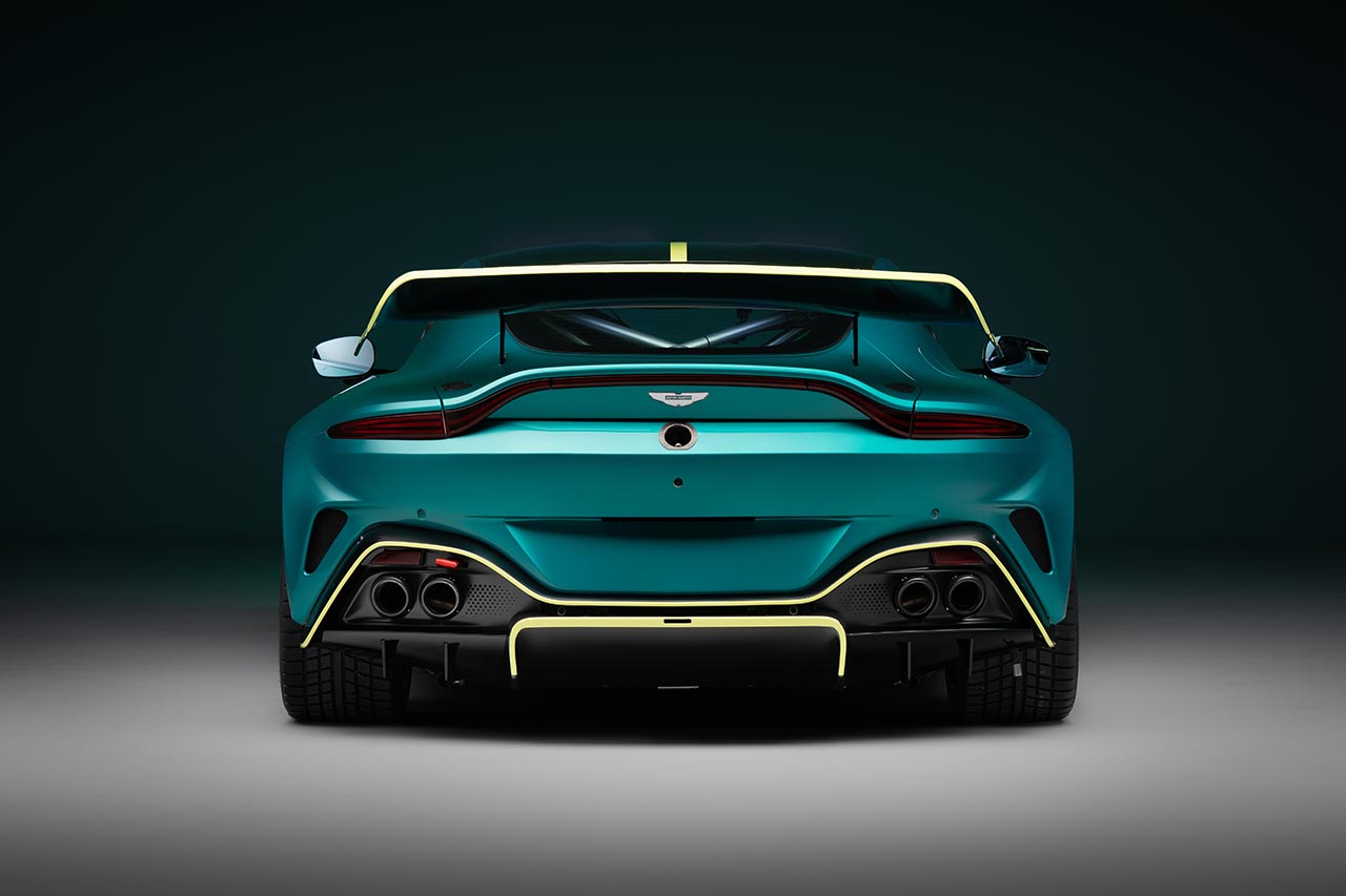 新型アストンマーティン・バンテージGT4