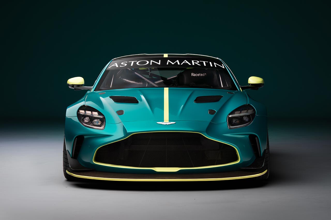 新型アストンマーティン・バンテージGT4
