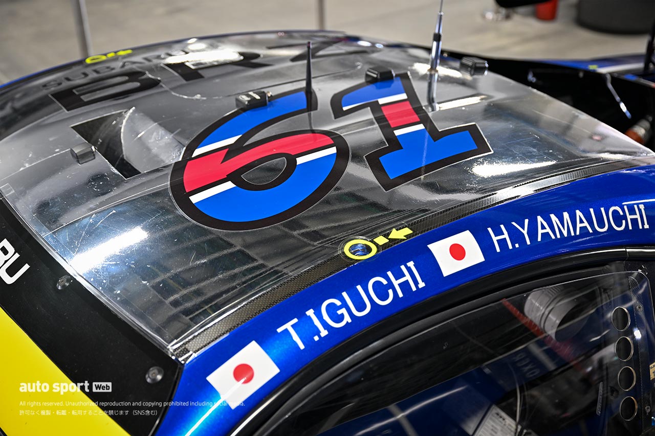 SUBARU BRZ R&D SPORTのルーフには大きく61の数字が入れられた。