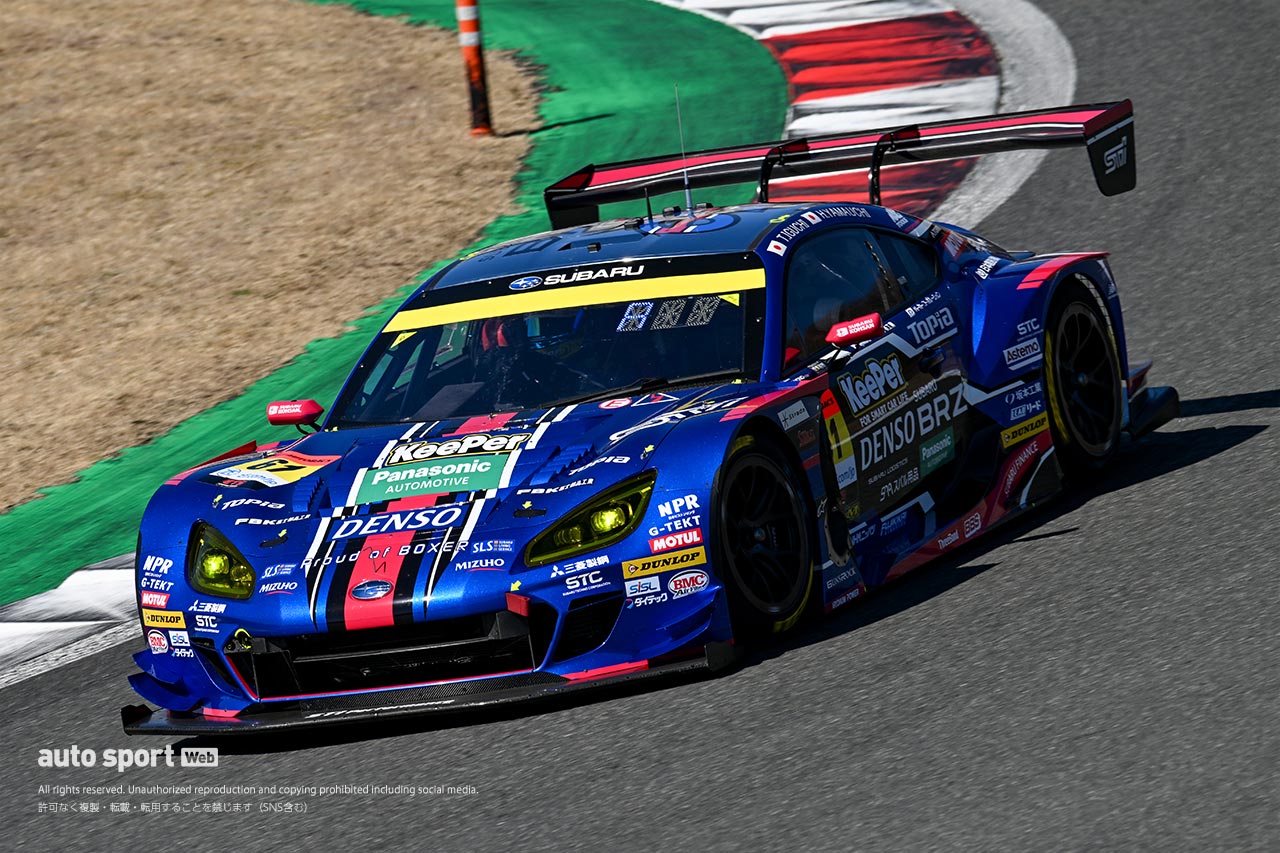 富士スピードウェイを走る2024年モデルのSUBARU BRZ R&D SPORT