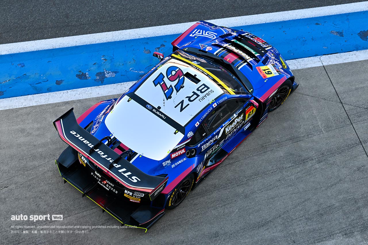 SUBARU BRZ R&D SPORTのルーフには大きく61の数字が入れられた。