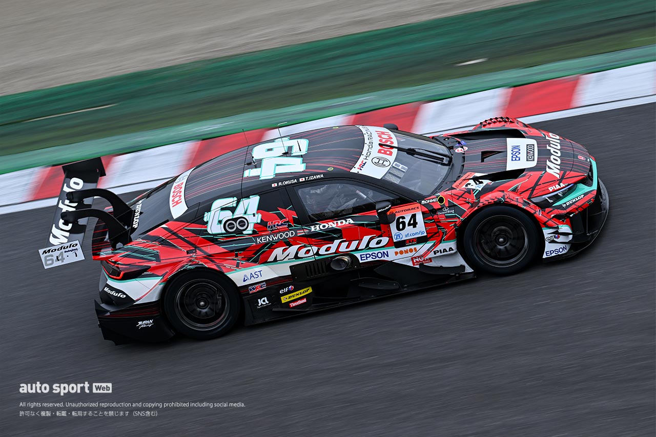 15台が参加し鈴鹿でスーパーGT GT500クラスのメーカーテストがスタート。初日はau TOM’Sが最速