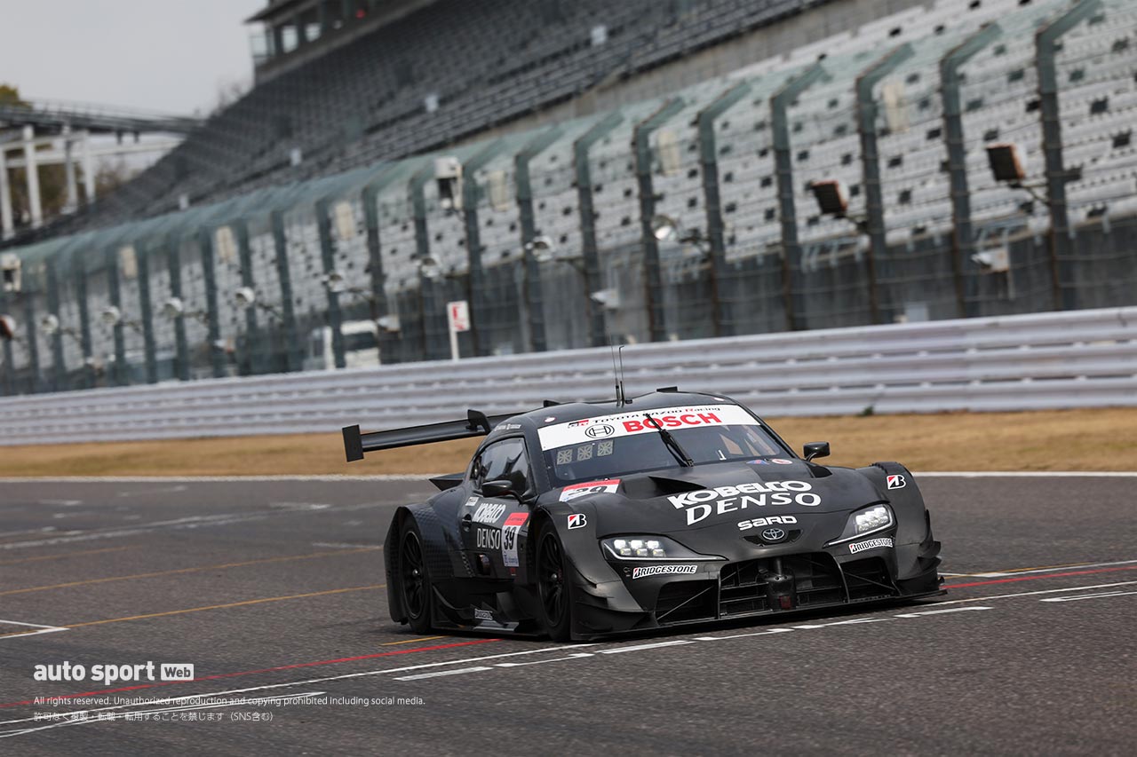 15台が参加し鈴鹿でスーパーGT GT500クラスのメーカーテストがスタート。初日はau TOM’Sが最速