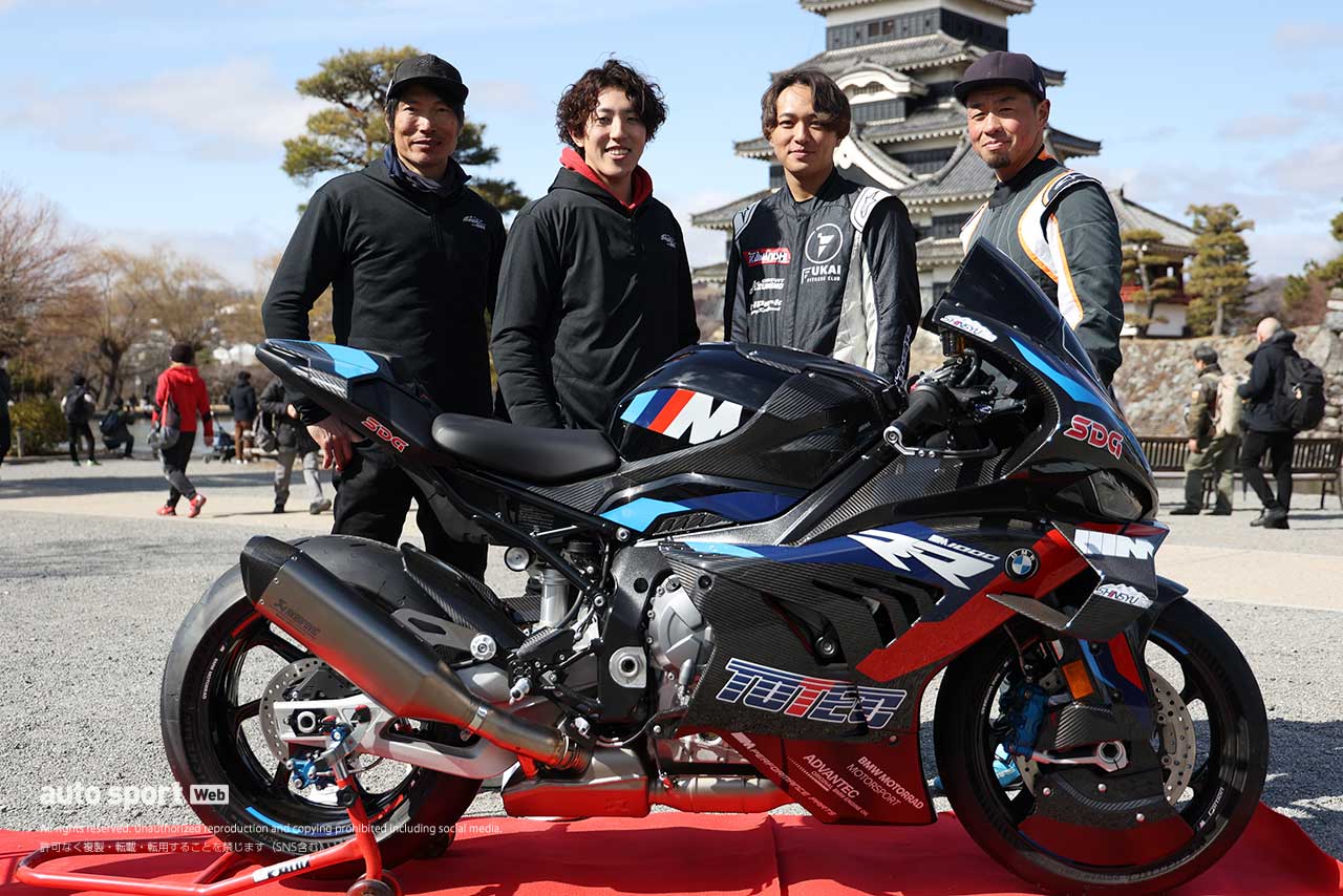 信州Re:Nが国宝 松本城で鈴鹿8耐の体制発表。TOTECがメインスポンサー、マシンはBMW M1000RRに乗り換え